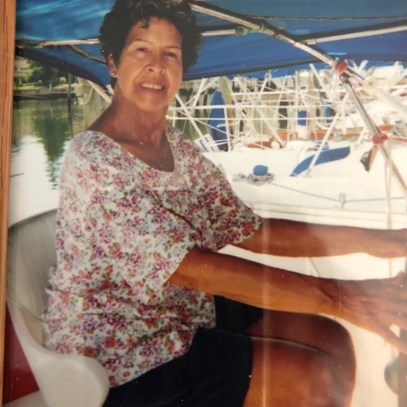 Meet your Posher, Tamara - Picture 2 of 4